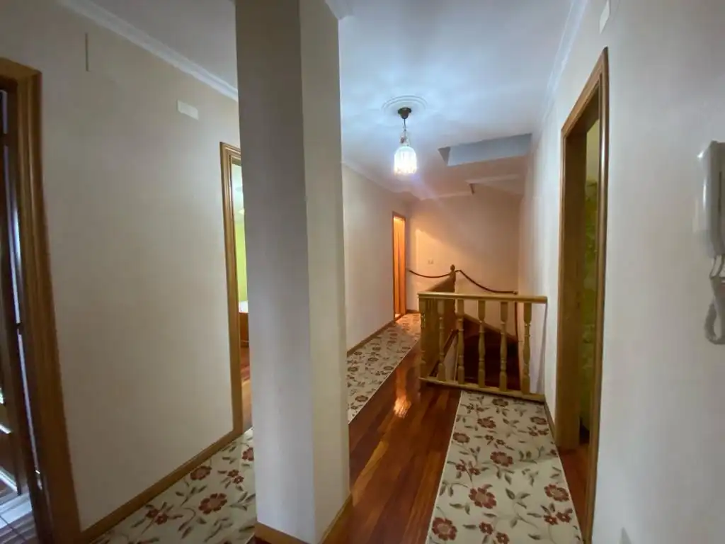 Casa o chalet en venta en O Irixo con Calefacción, Jardín privado y Parquet