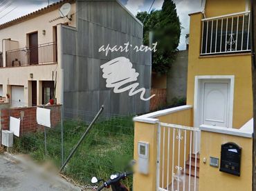 Casa amb balcó en venda a PUIGMAL
