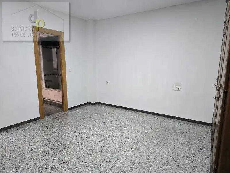 Wohnung zur Miete in Elche / Elx mit Ofen, Waschmaschine und Balkon