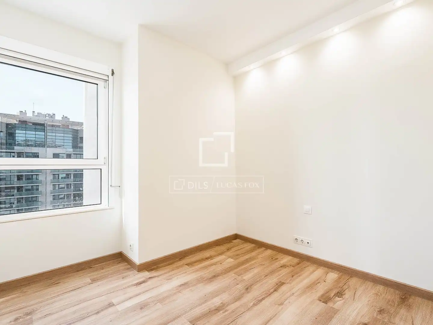 Schlafzimmer von Wohnung zum Verkauf in Barcelona mit Klimaanlage, Heizung und Abstellraum