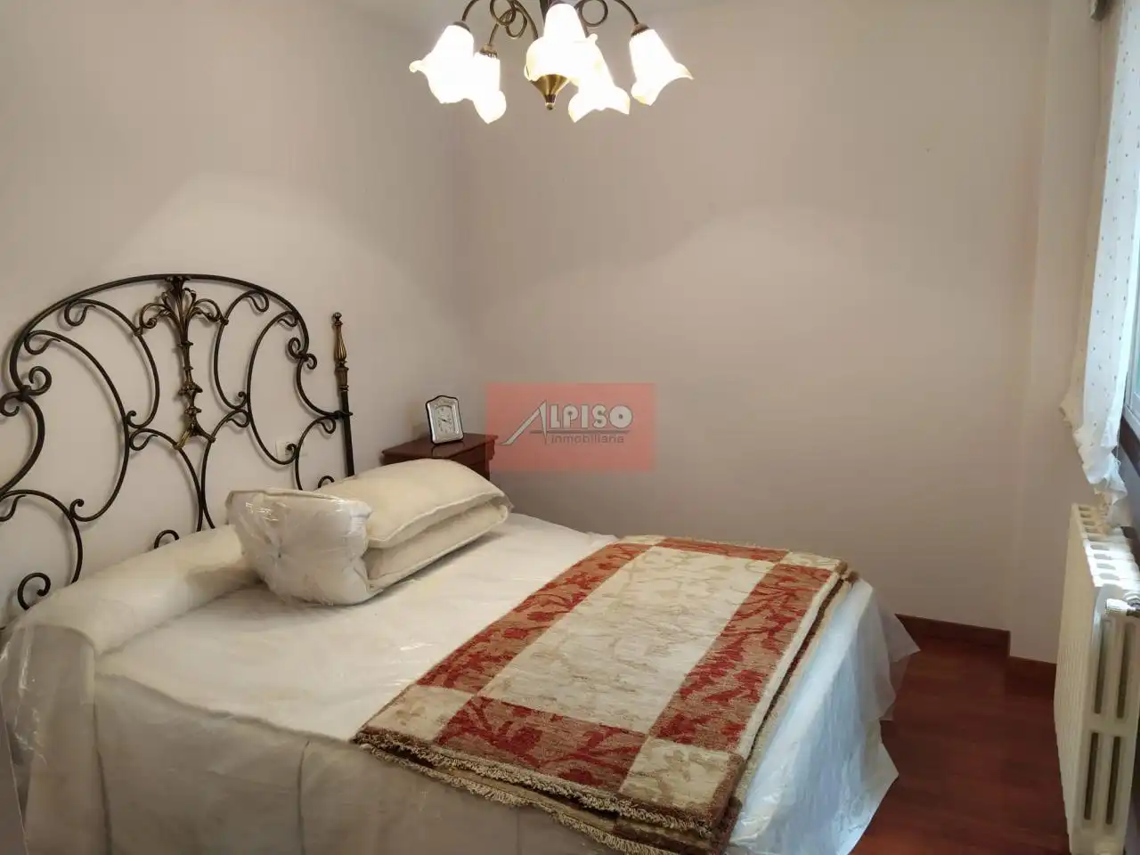 Bedroom of Flat for rent in Ourense Capital   with Heating, Parquet flooring and Furnished