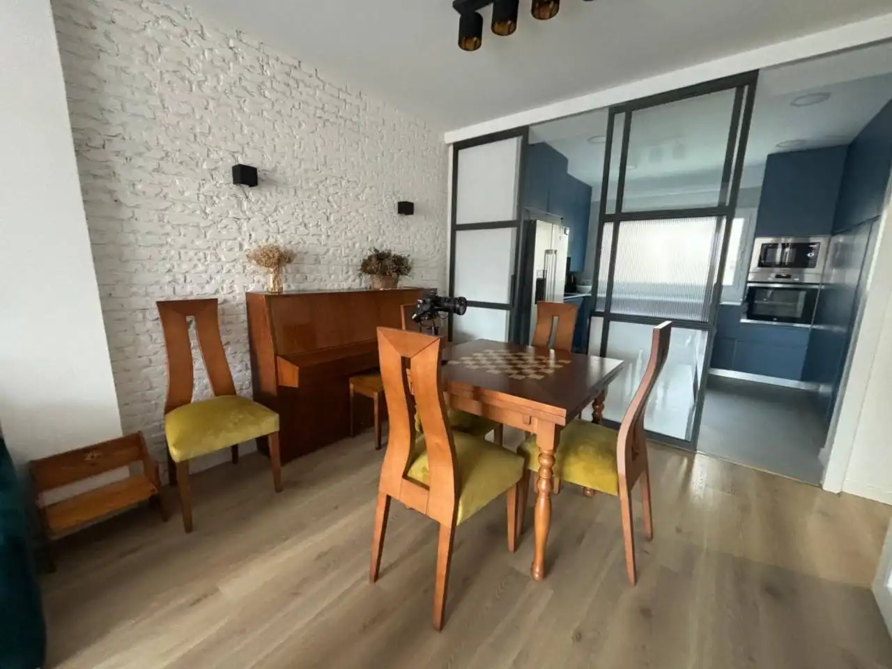 Comedor de Piso en venta en Madrid con Calefacción, Terraza y Trastero