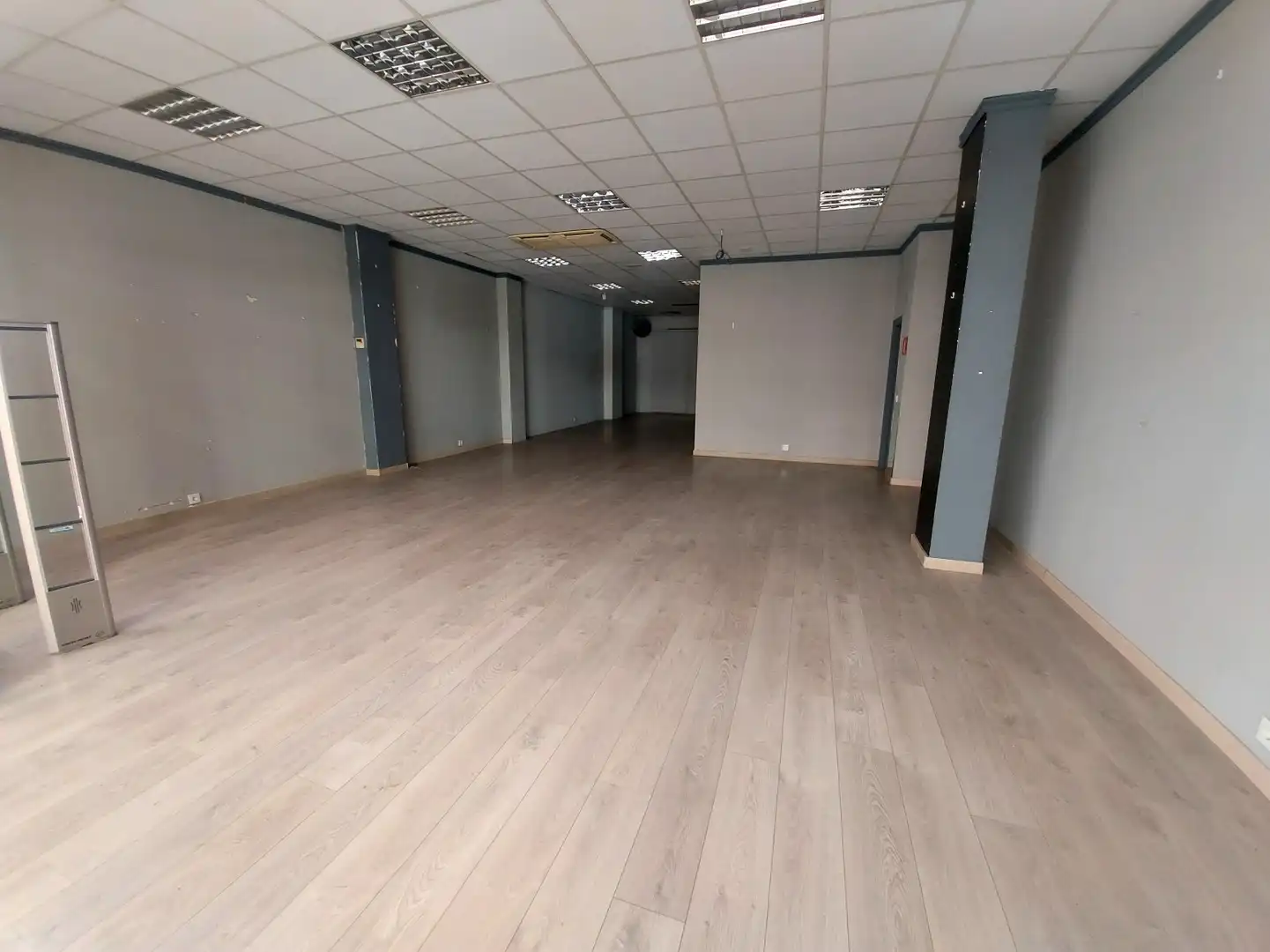 Local comercial de lloguer a Logroño - Huesca fachada Chile 25-27