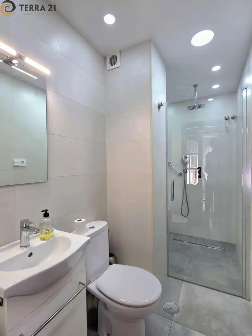 Badezimmer von Wohnung zur untervermieten in Jaén mit Klimaanlage, Heizung und Terrasse