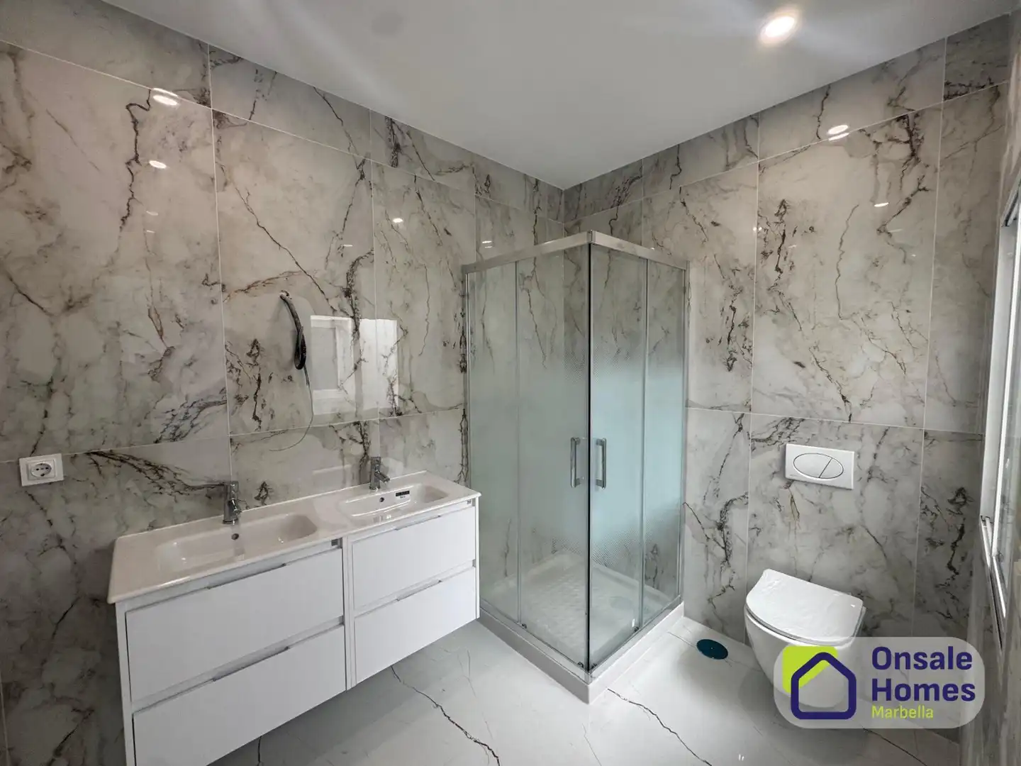 Baño de Ático en venta en Alhaurín El Grande con Aire acondicionado, Terraza y Trastero