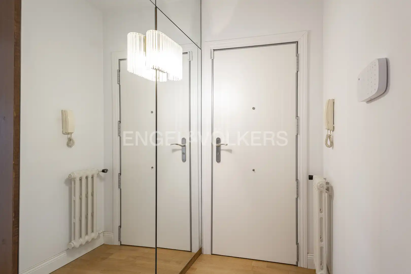 Piso en venta en Sant Just Desvern con Calefacción, Jardín privado y Parquet