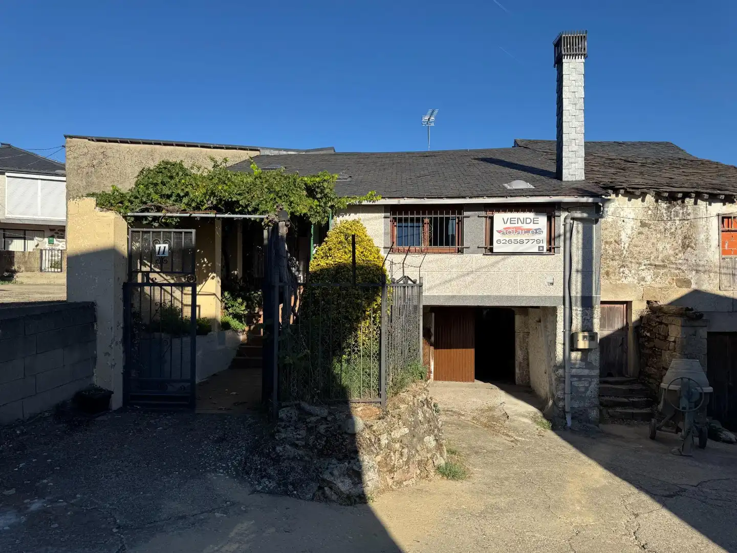 Vista exterior de Casa o xalet en venda en Lubián, Zamora