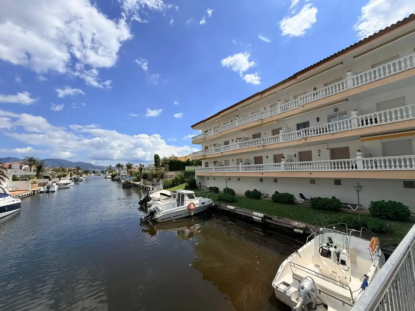 Exterior view of Apartments for sale in Empuriabrava  with Heating, Terrace and Furnished