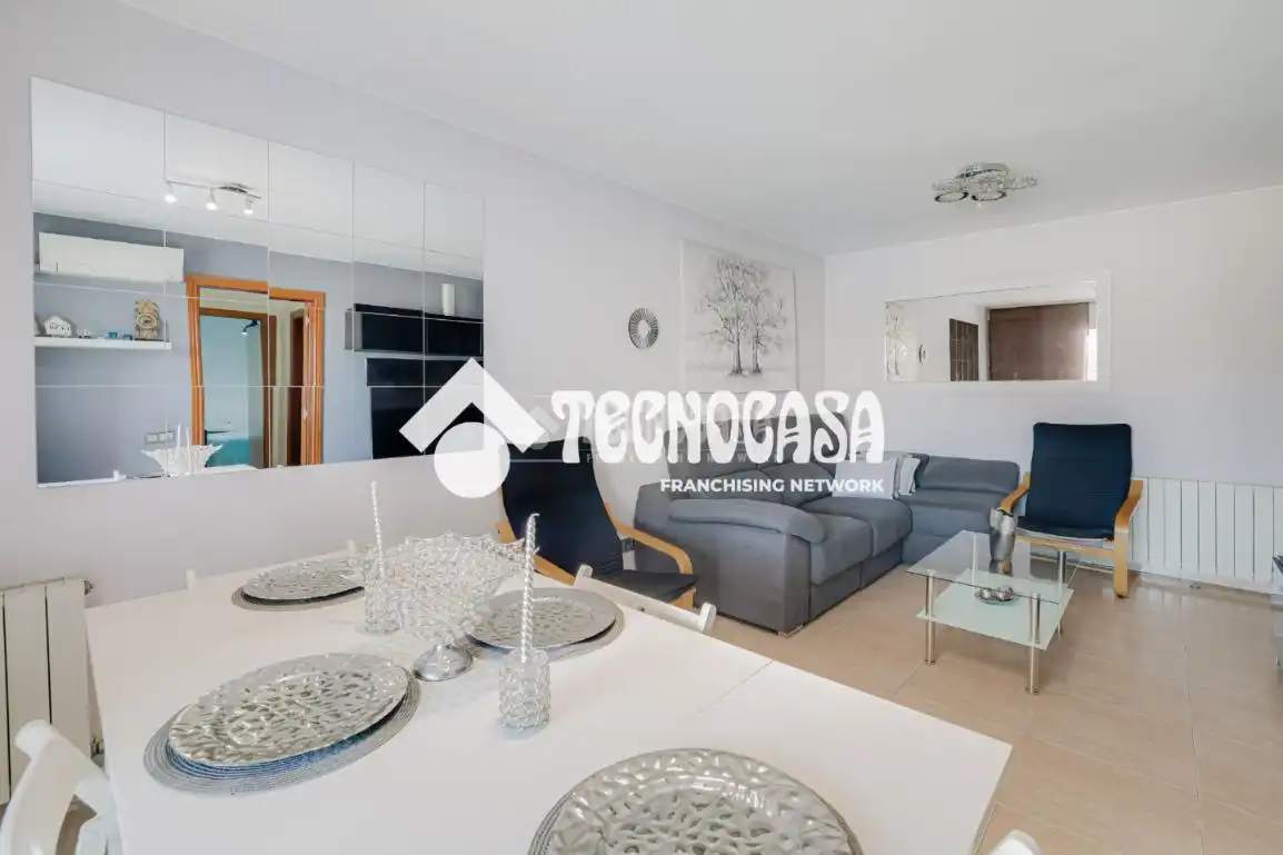 Living room of Flat for sale in Sant Adrià de Besòs  with Air Conditioner, Heating and Balcony