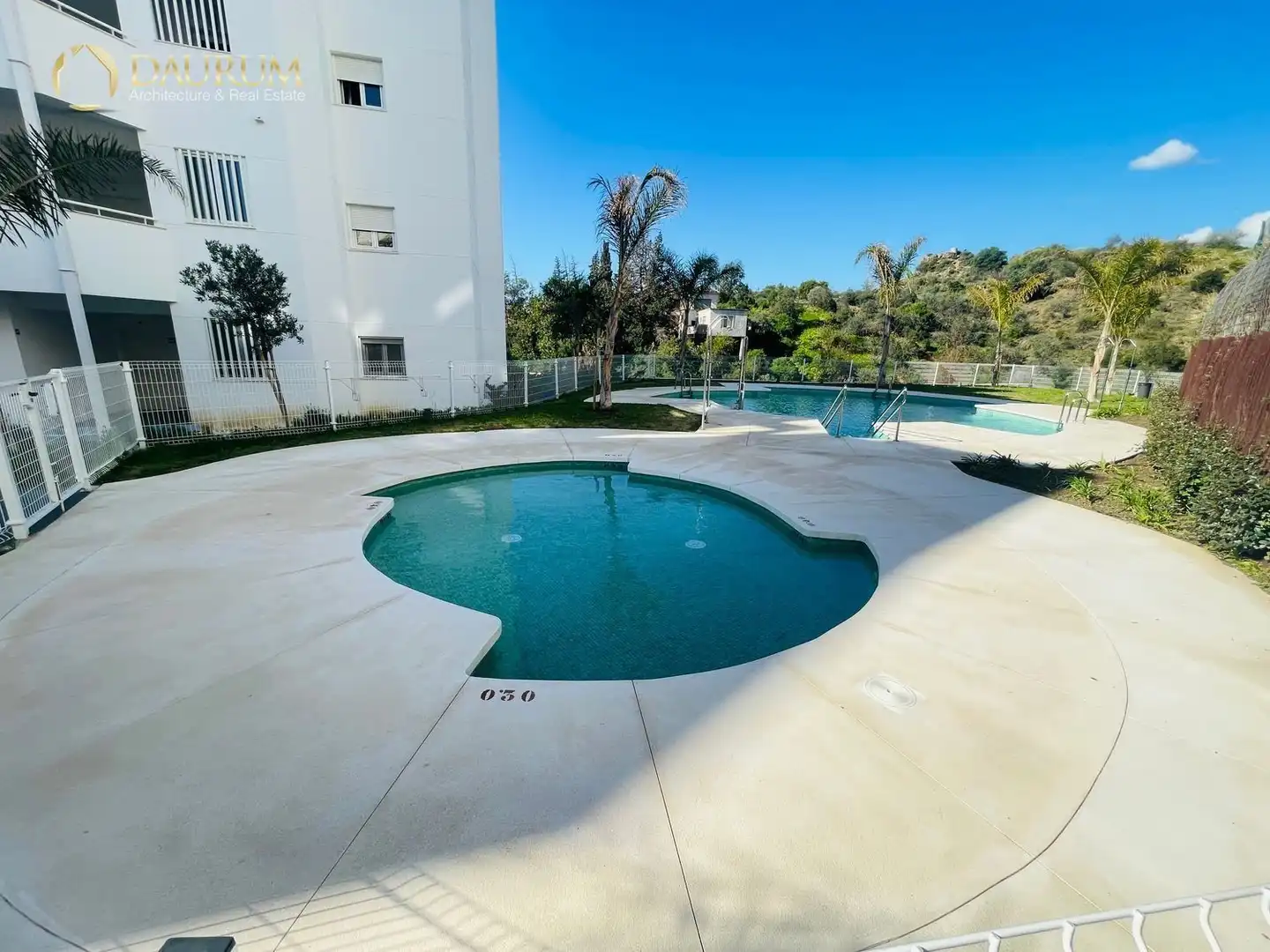 Piscina de Pis en venda en Rincón de la Victoria amb Aire condicionat, Calefacció i Terrassa