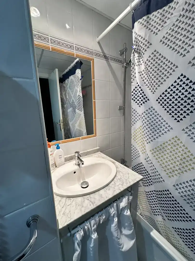 Bathroom of Study for rent in Puerto de la Cruz  with Air Conditioner, Swimming Pool and Balcony