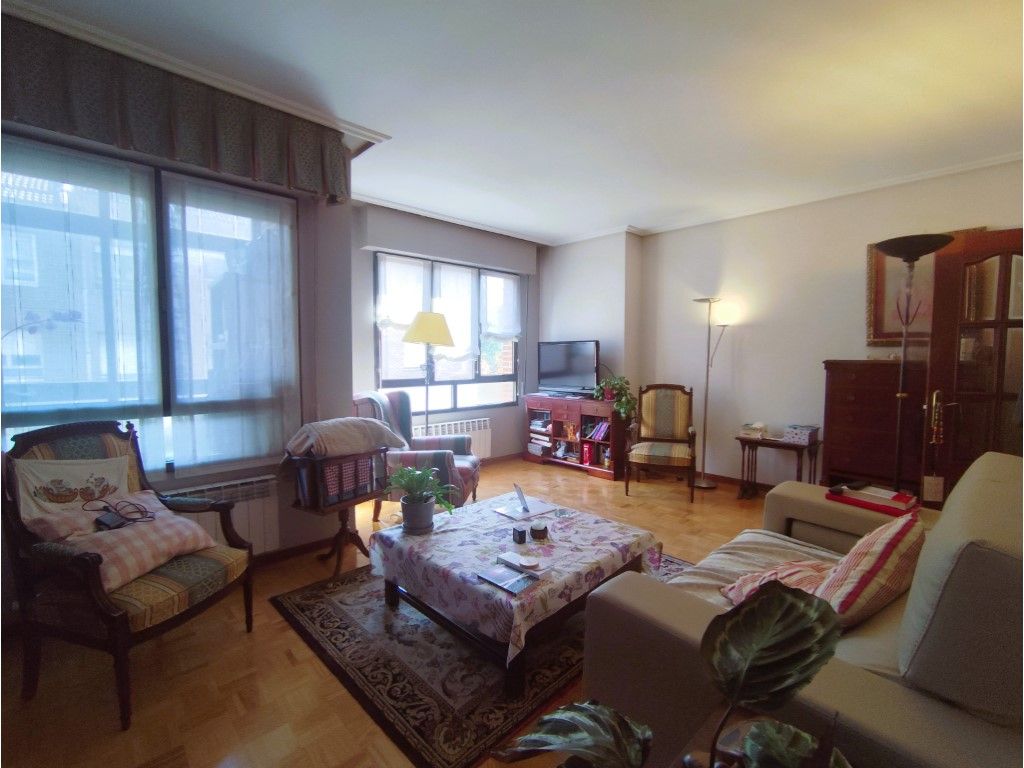 Sala de estar de Piso en venta en Vitoria - Gasteiz con Terraza, Horno y Lavadora