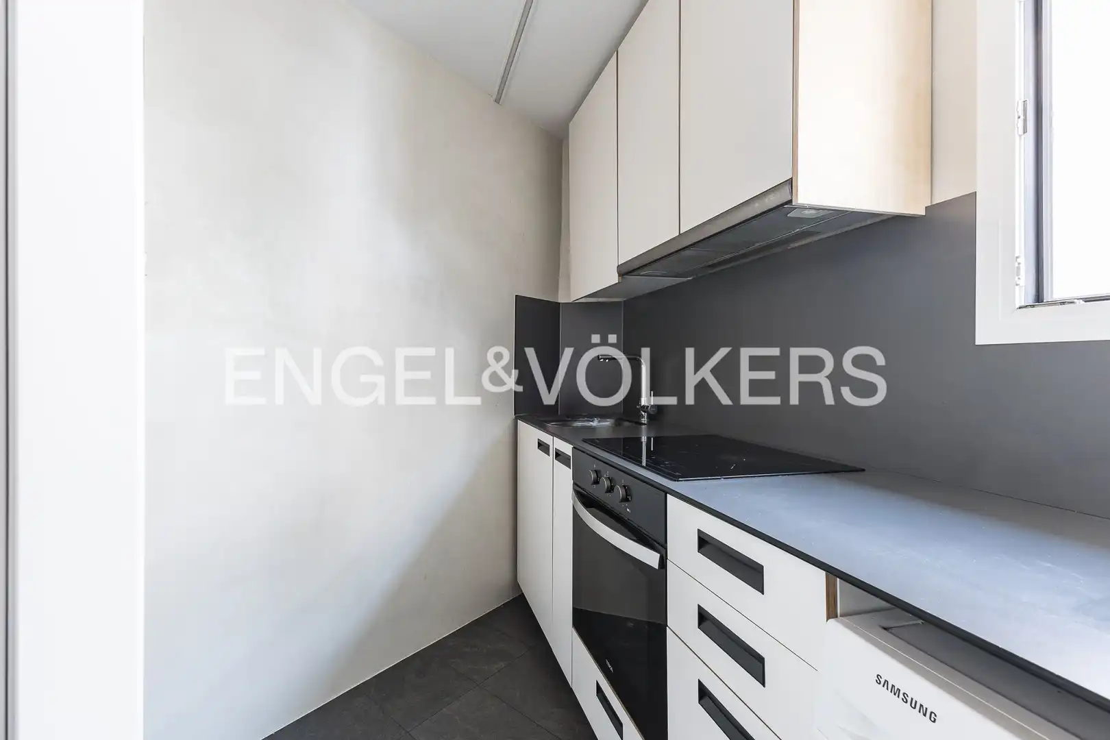 Cuina de Apartament en venda en Sant Joan Despí amb Aire condicionat, Calefacció i Moblat