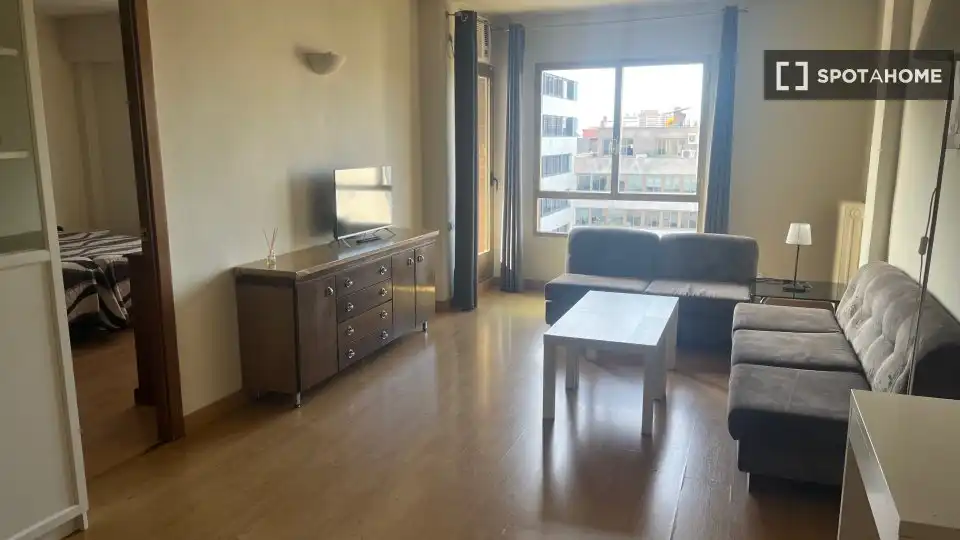 Sala d'estar de Pis de lloguer en Madrid amb Aire condicionat, Calefacció i Moblat