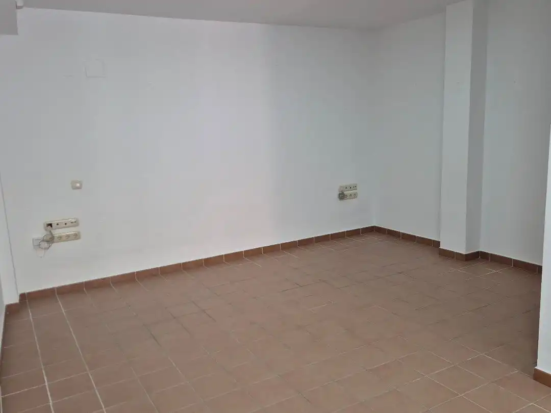 Local de alquiler en Álora con Aire acondicionado