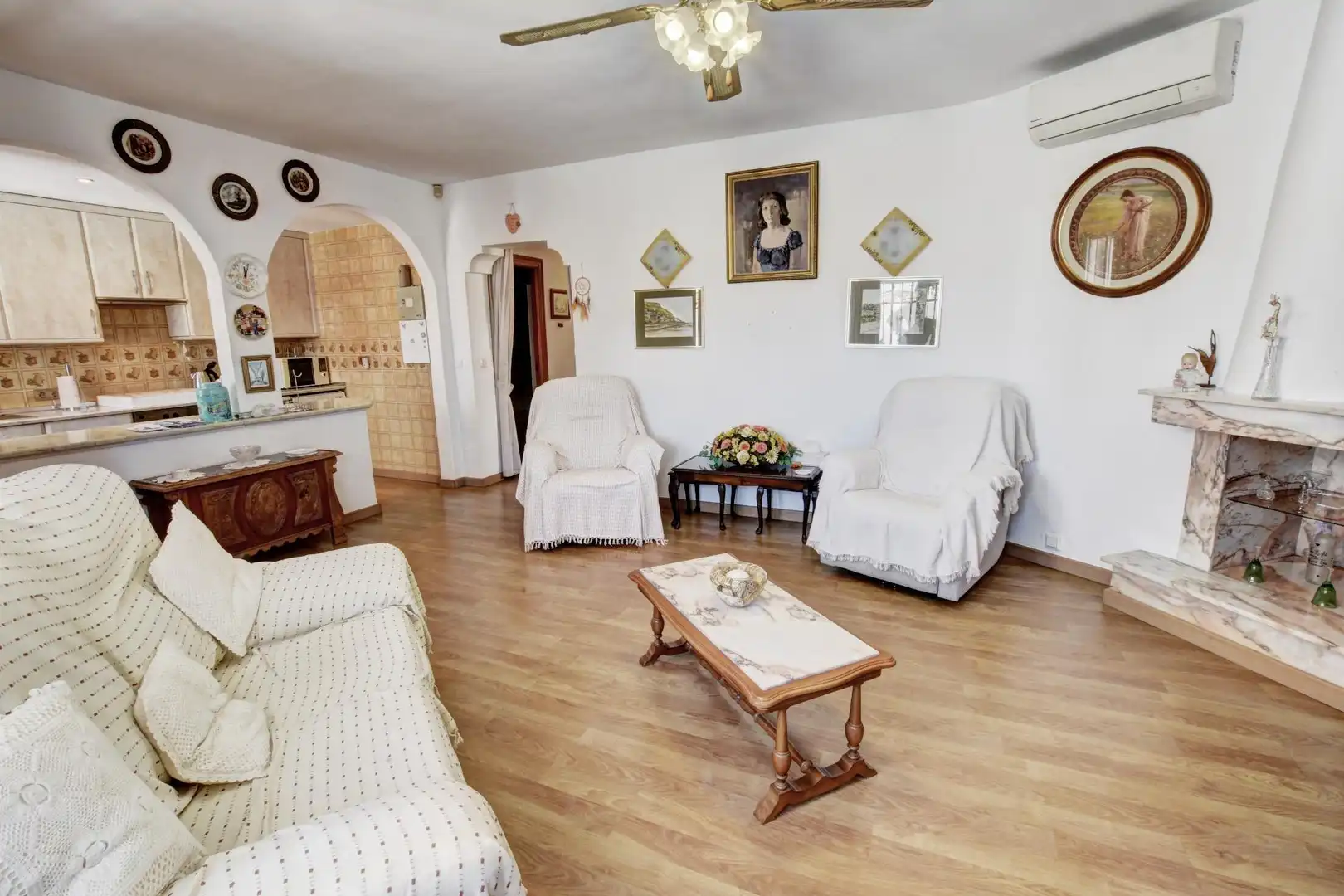 Living room of Detached homes for sale in Benalmádena  with Air Conditioner, Heating and Terrace