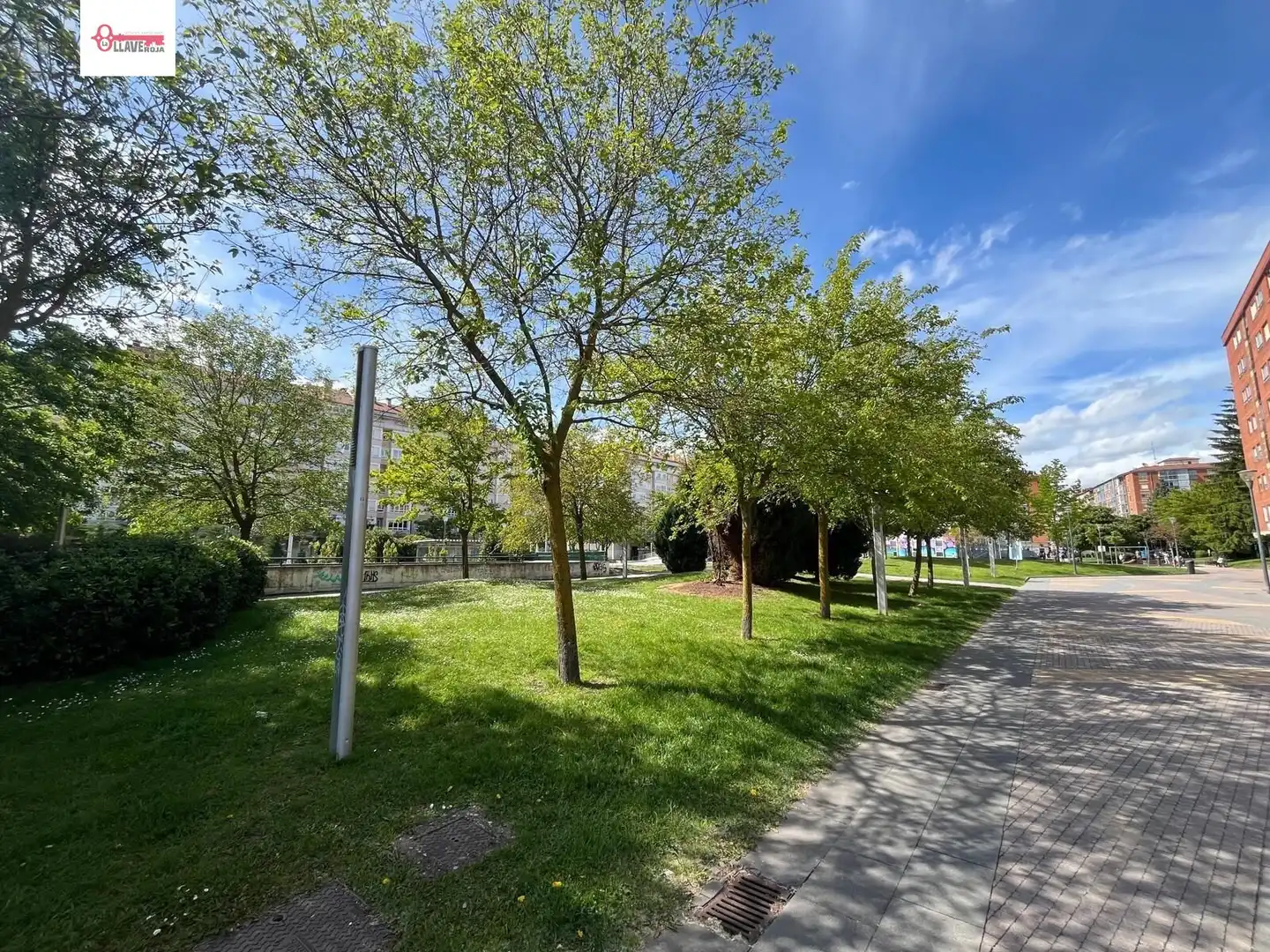 Vista exterior de Ático en venta en Burgos con Calefacción, Parquet y Terraza