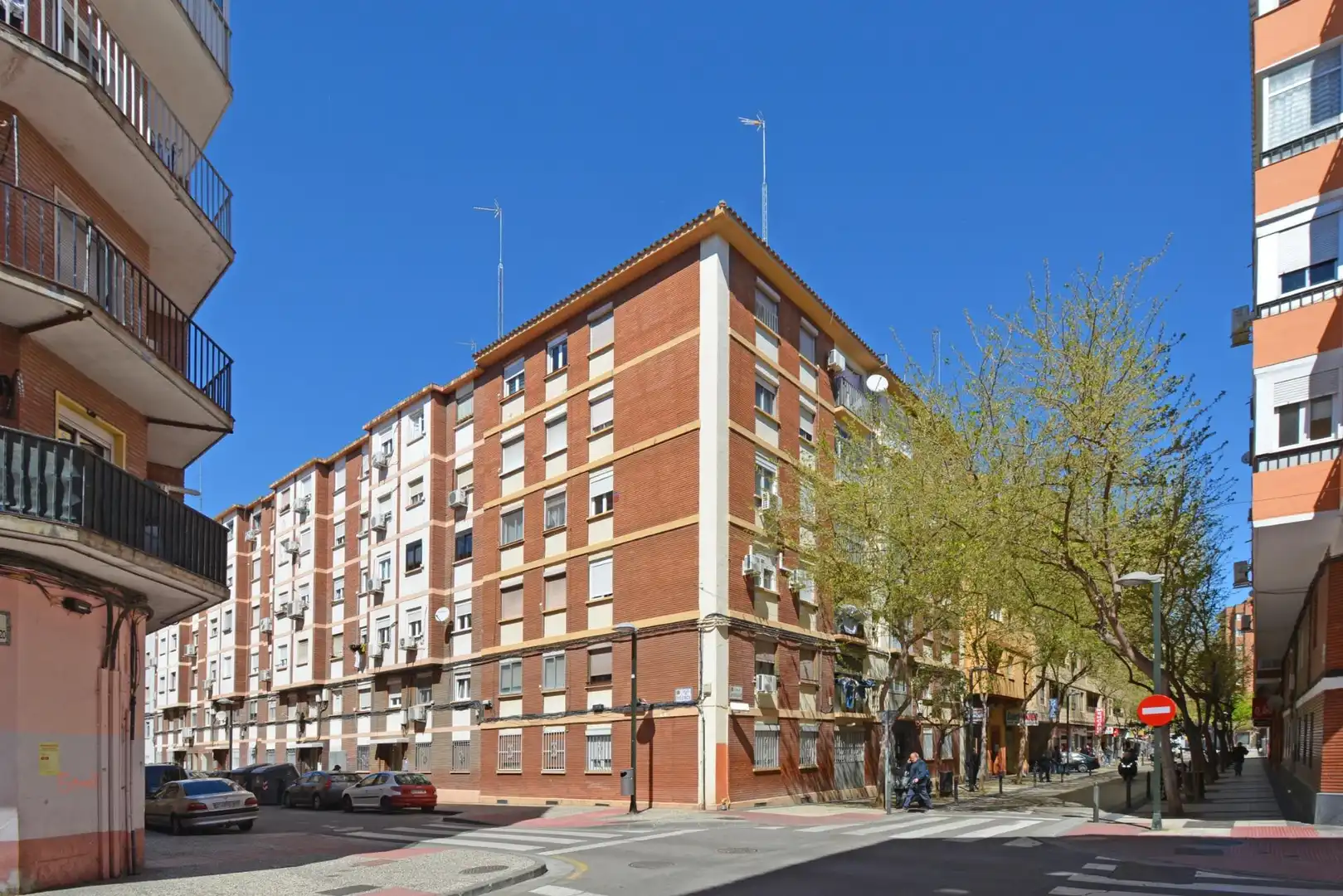 Außenansicht von Wohnung zum Verkauf in  Zaragoza Capital mit Terrasse