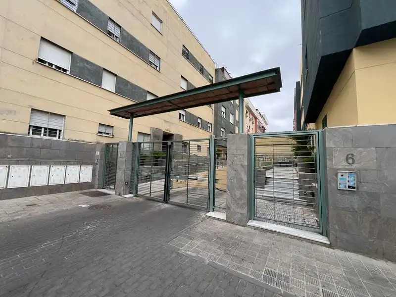 Aparcament de Pis en venda en Dos Hermanas