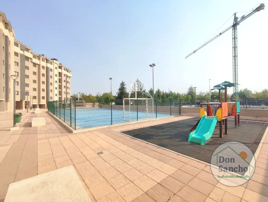 Swimming pool of Attic for sale in Valladolid  with Air Conditioner, Heating and Terrace