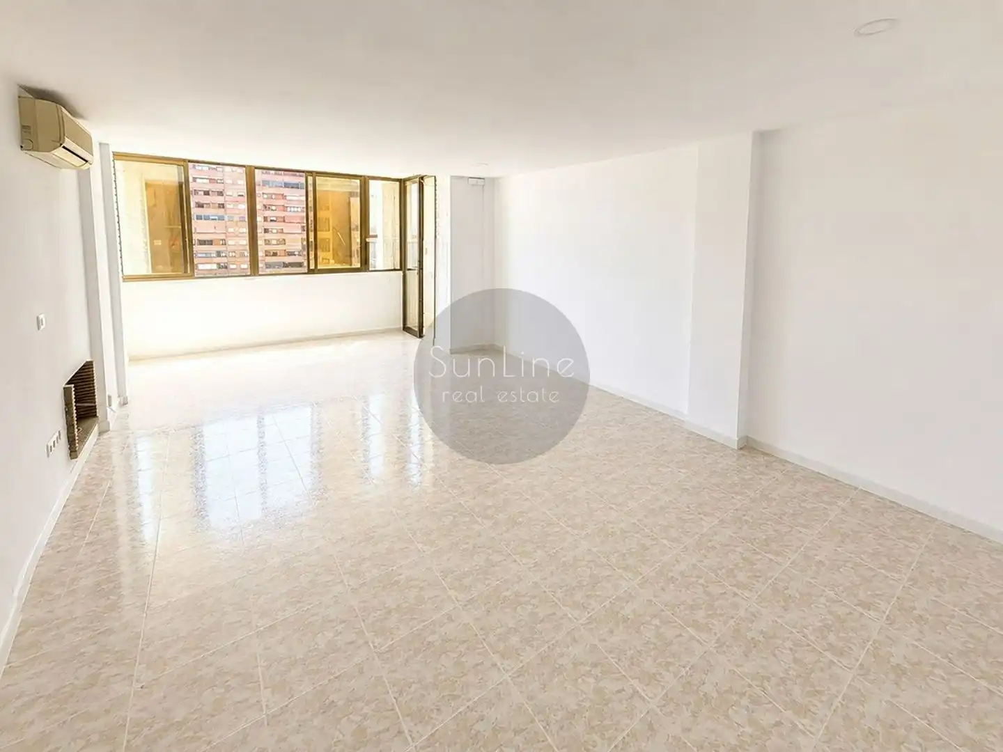 Living room of Flat for rent in Valencia  with Air Conditioner, Furnished and Balcony