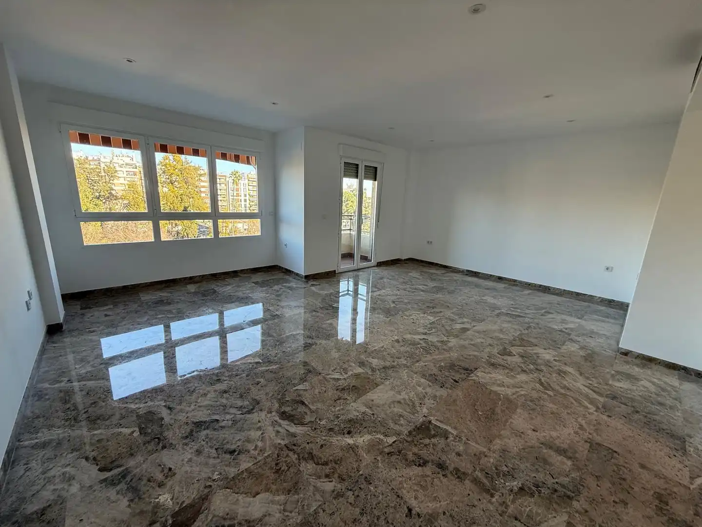 Sala d'estar de Pis en venda en Córdoba amb Aire condicionat, Calefacció i Terrassa