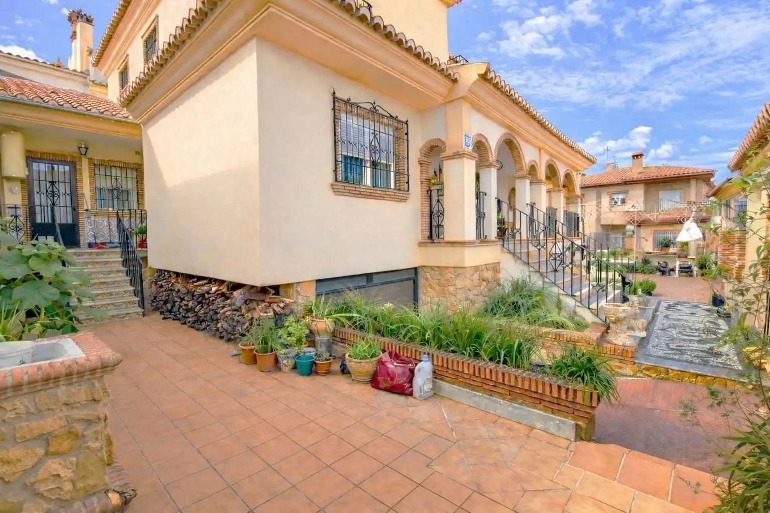 Exterior view of Houses for sale in Güevéjar  with Private garden, Terrace and Storage room