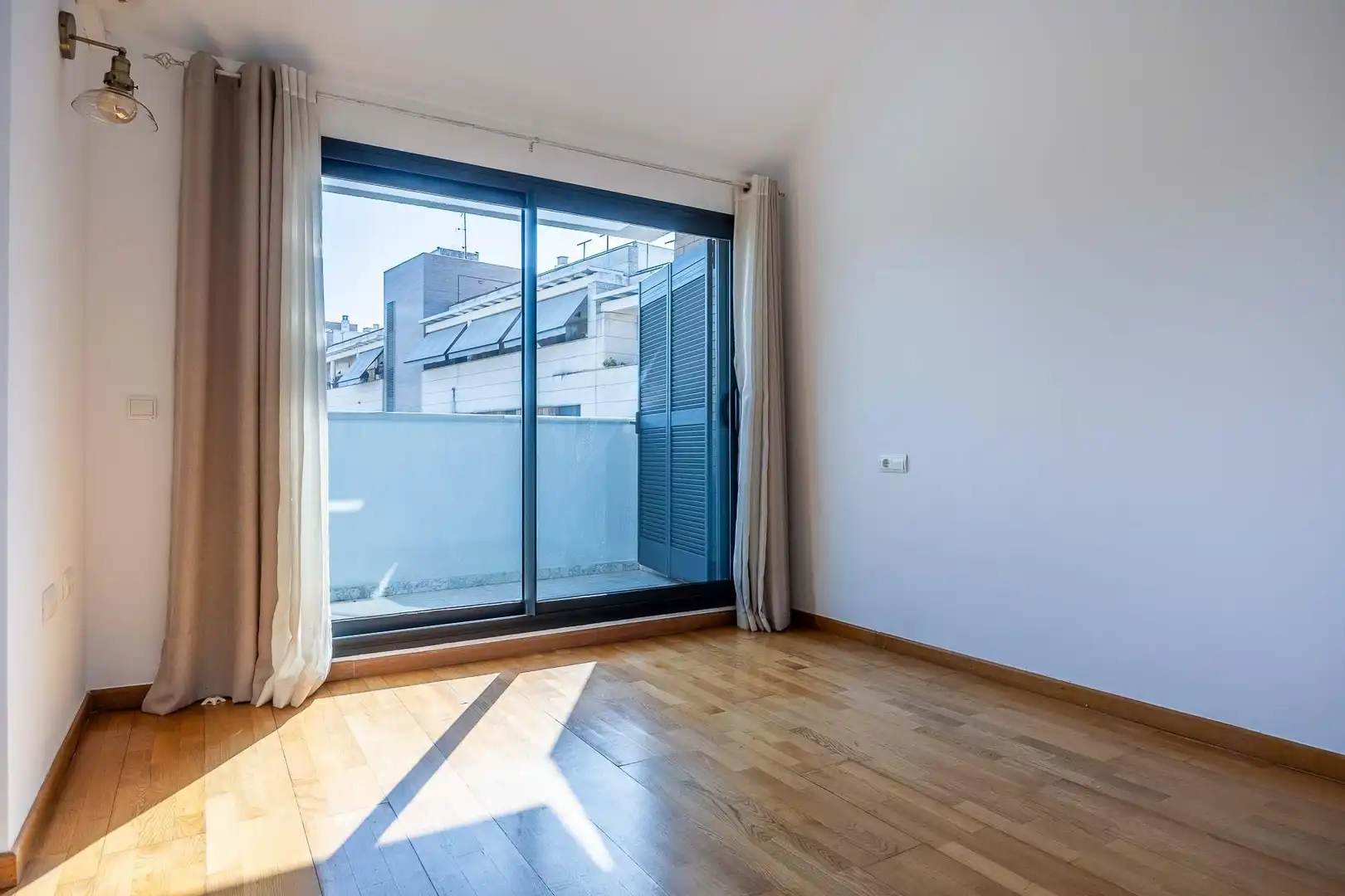 Balcony of Detached homes for sale in Dos Hermanas  with Air Conditioner, Heating and Private garden