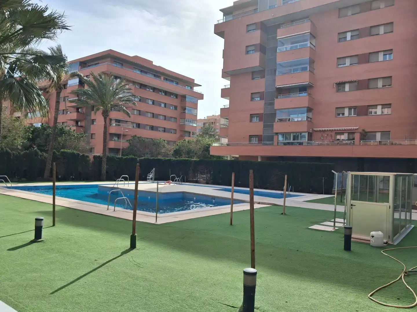 Piscina de Piso en venta en  Almería Capital