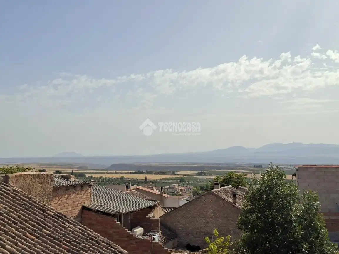 Detached homes for sale in Darro