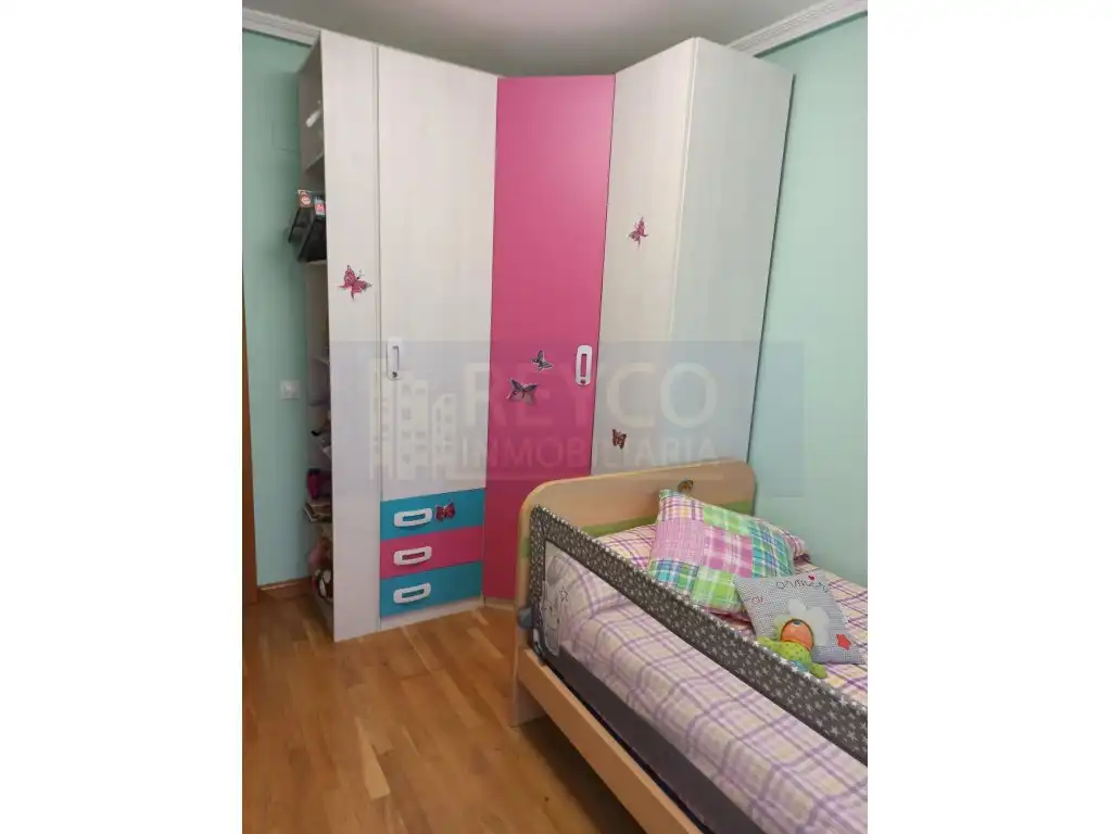 Schlafzimmer von Einfamilien-Reihenhaus zum Verkauf in Alesanco mit Privatgarten und Möbliert