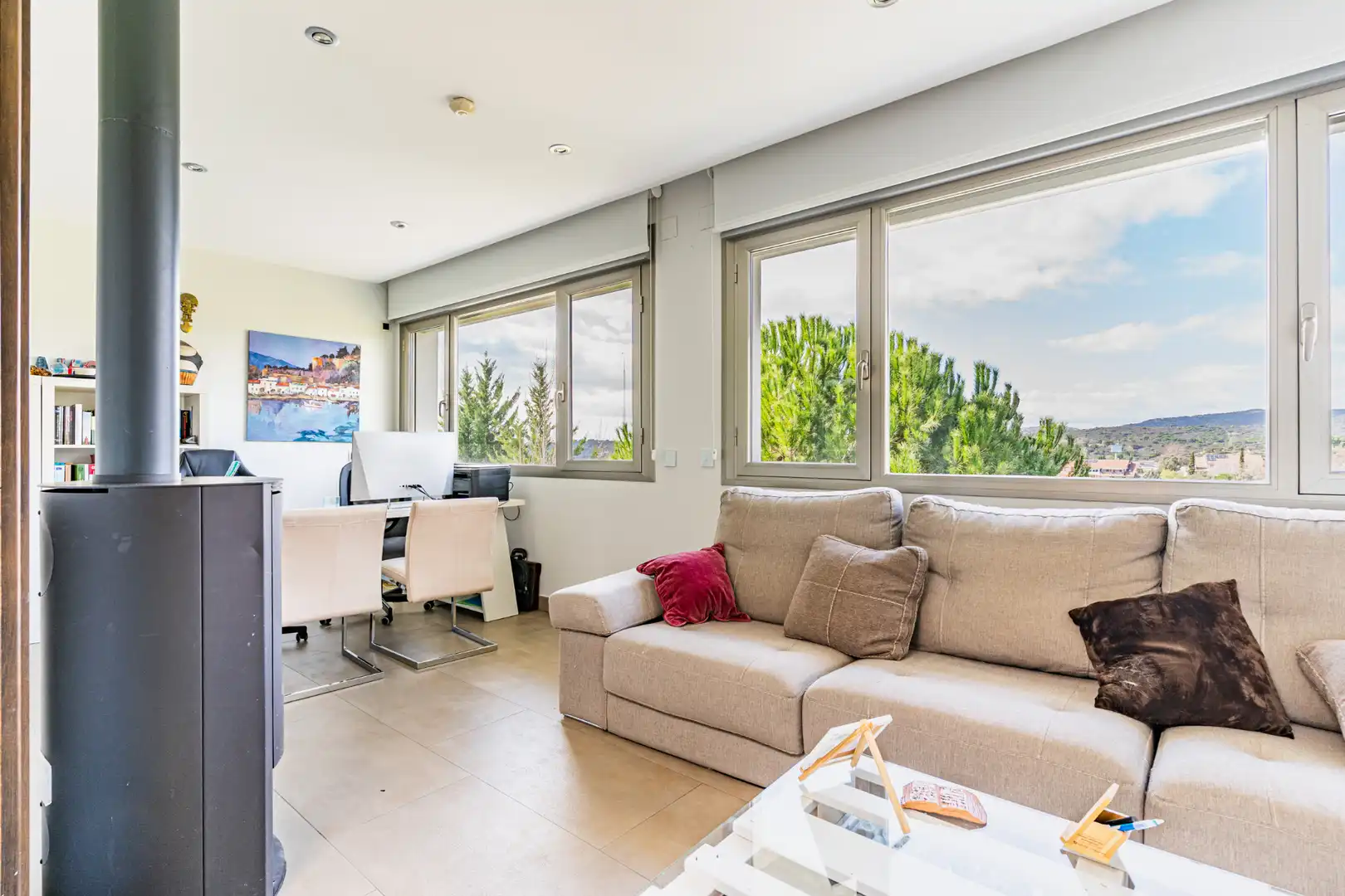 Sala d'estar de Casa o xalet en venda en Las Rozas de Madrid amb Aire condicionat, Calefacció i Jardí privat