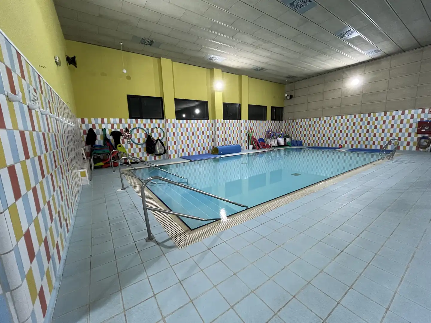 Piscina de Nau industrial en venda en Xàtiva