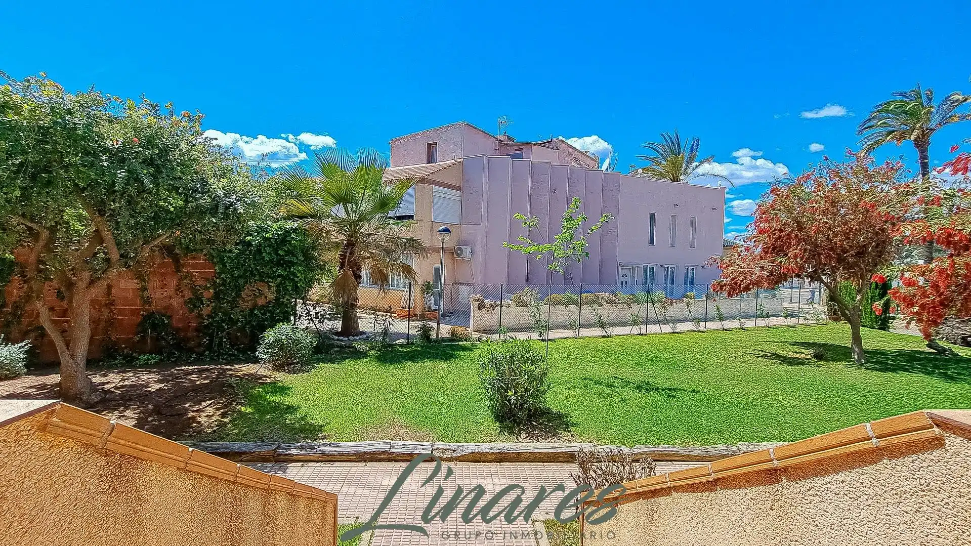 Vista exterior de Apartament en venda en La Manga del Mar Menor amb Terrassa