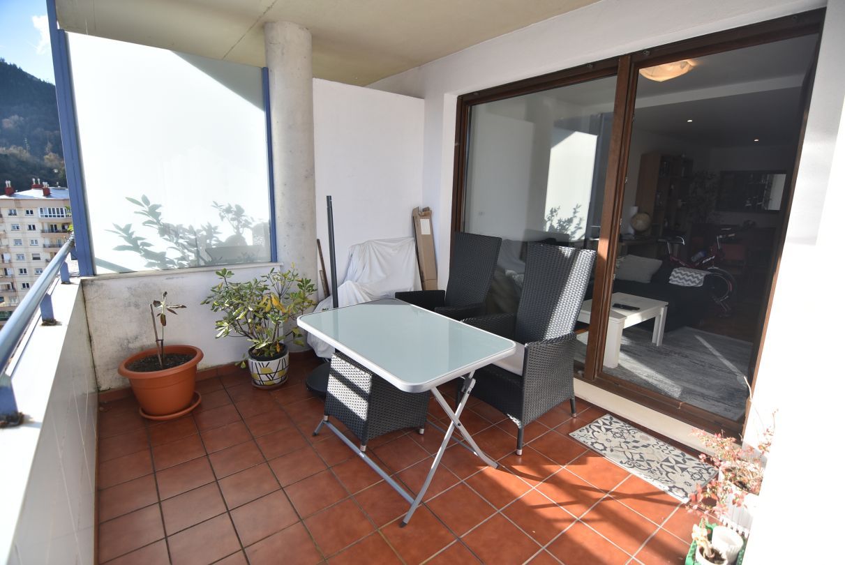 Terraza de Piso en venta en Eibar con Calefacción, Terraza y Amueblado