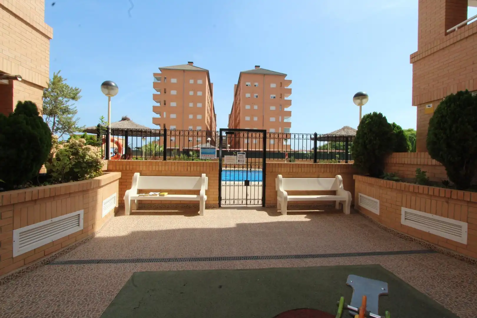 Piscina de Apartament de lloguer en Cabanes amb Piscina comunitària