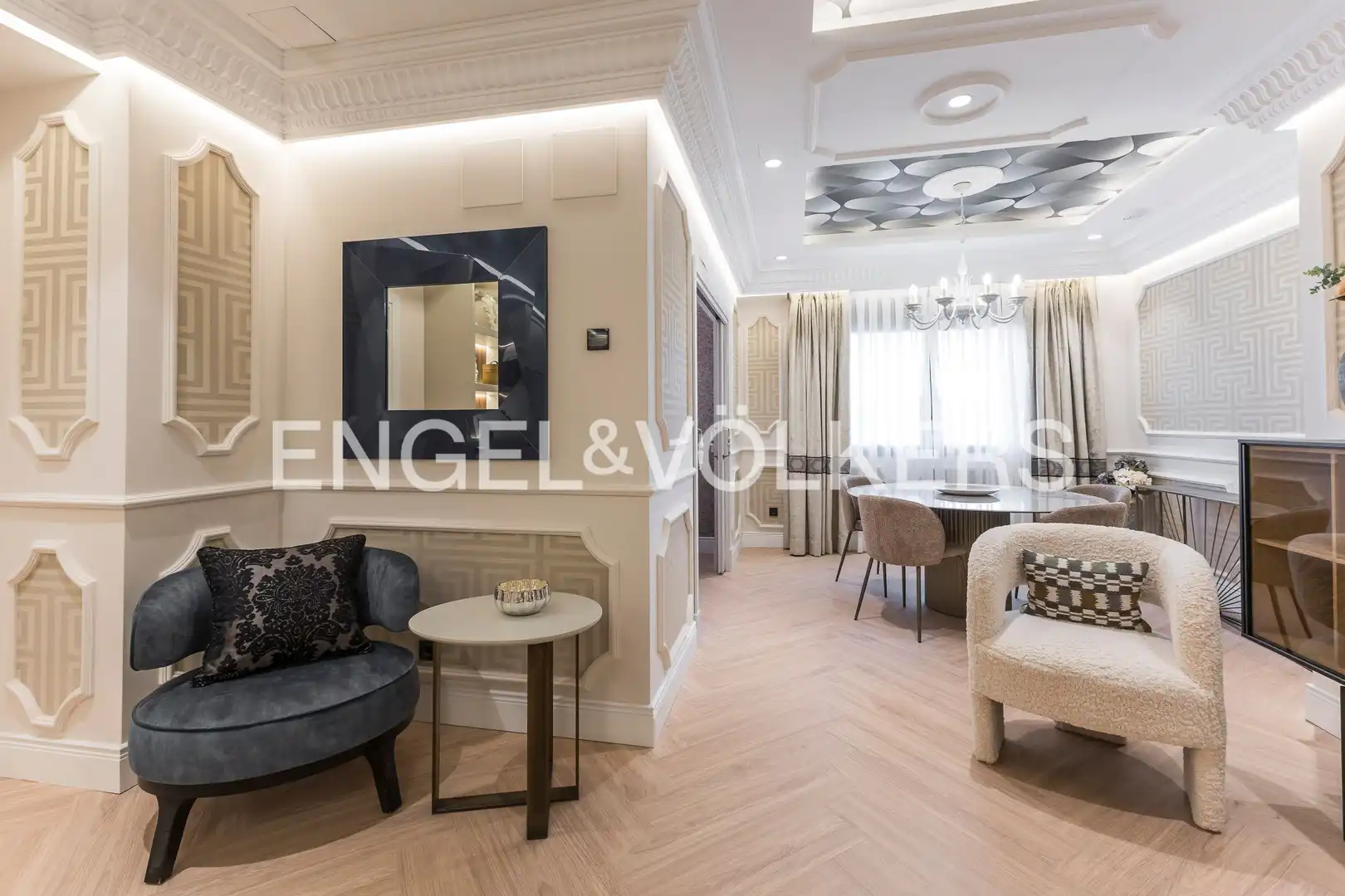 Piso con ascensor en venta en Calle de Guzmán el Bueno, imagen 5