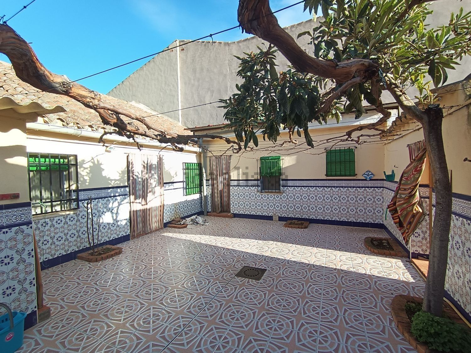 Vista exterior de Pis en venda en Calzada de Calatrava amb Jardí privat