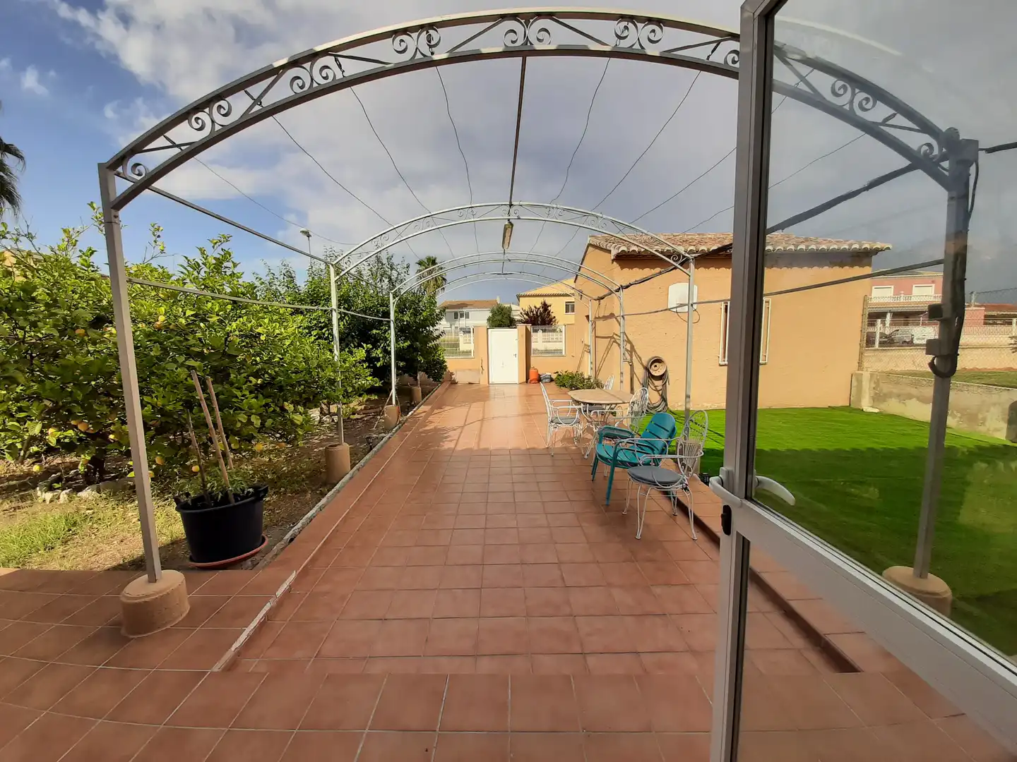 Chalet con jardín en venta en Oliva pueblo, imagen 2