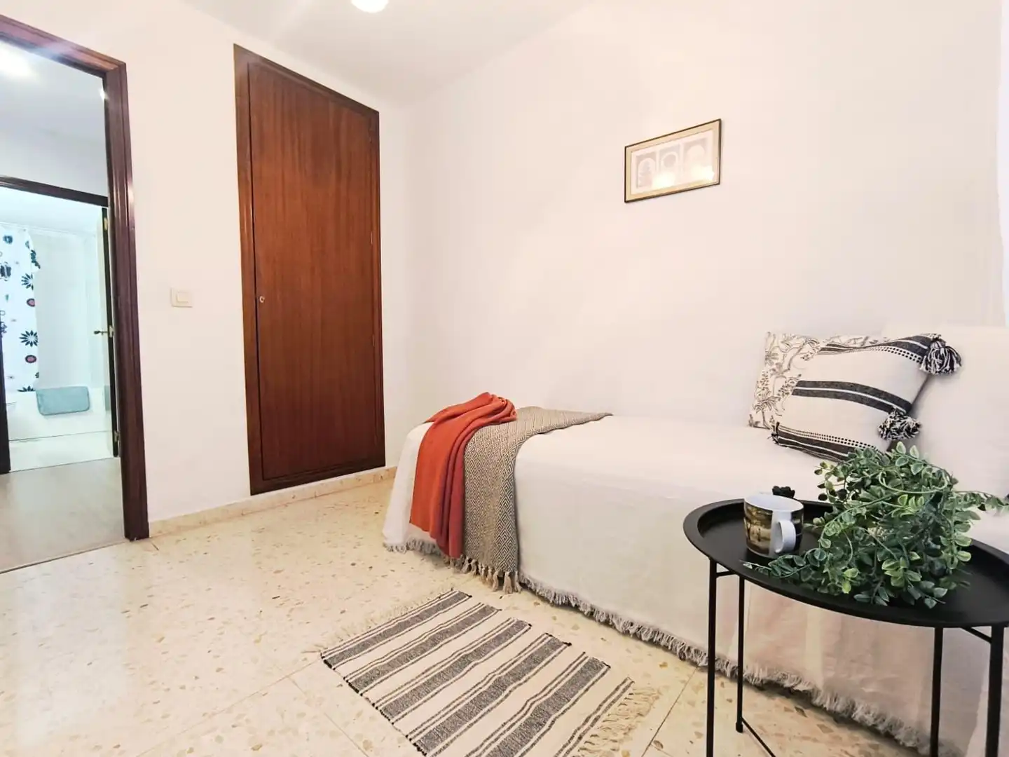 Habitación de Piso en venta en Alicante / Alacant con Terraza y Balcón