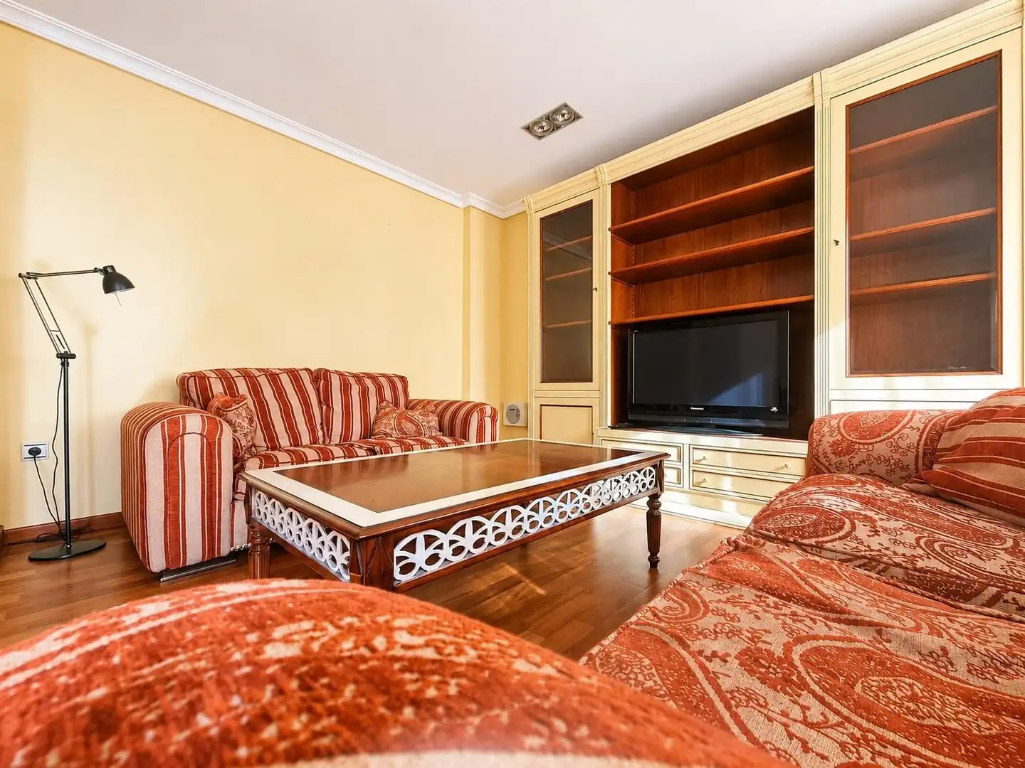 Wohnzimmer von Wohnung zur Miete in Elche / Elx mit Klimaanlage, Heizung und Parkett
