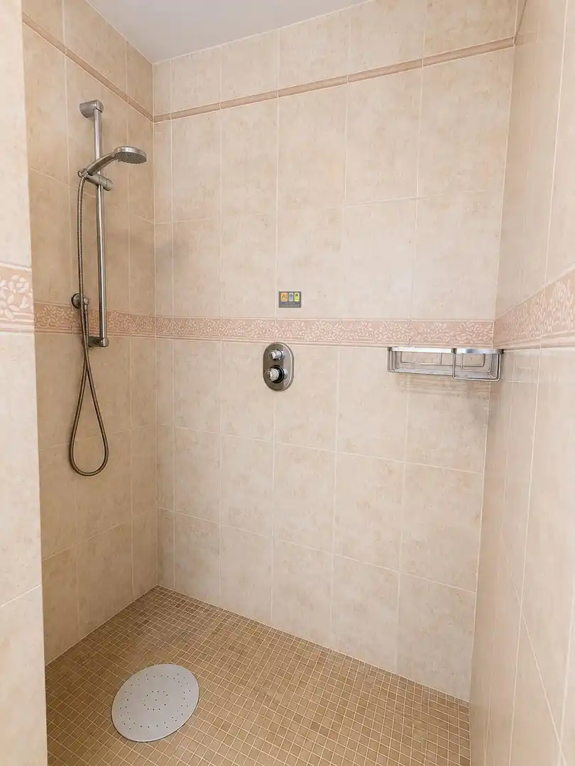 Bany de Apartament en venda en Altea amb Aire condicionat, Calefacció i Jardí privat