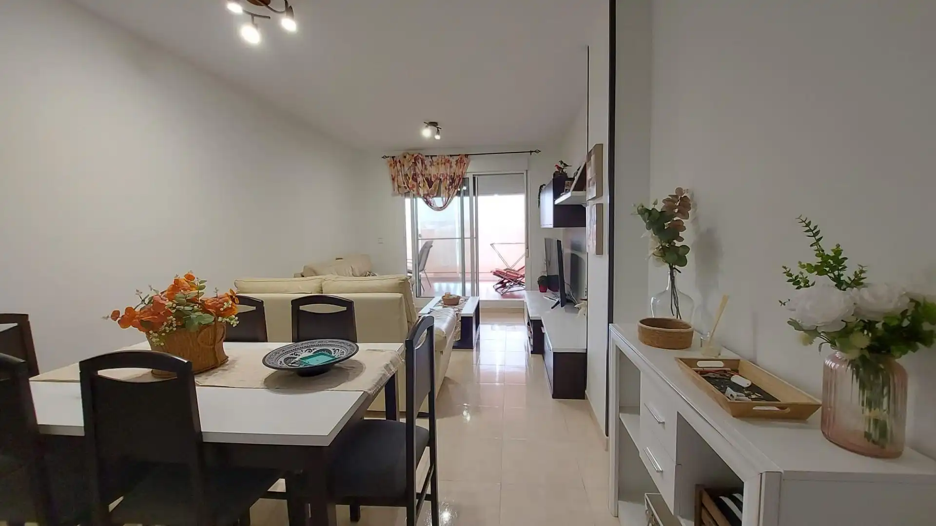 Sala de estar de Piso de alquiler en El Ejido con Aire acondicionado, Amueblado y Piscina comunitaria