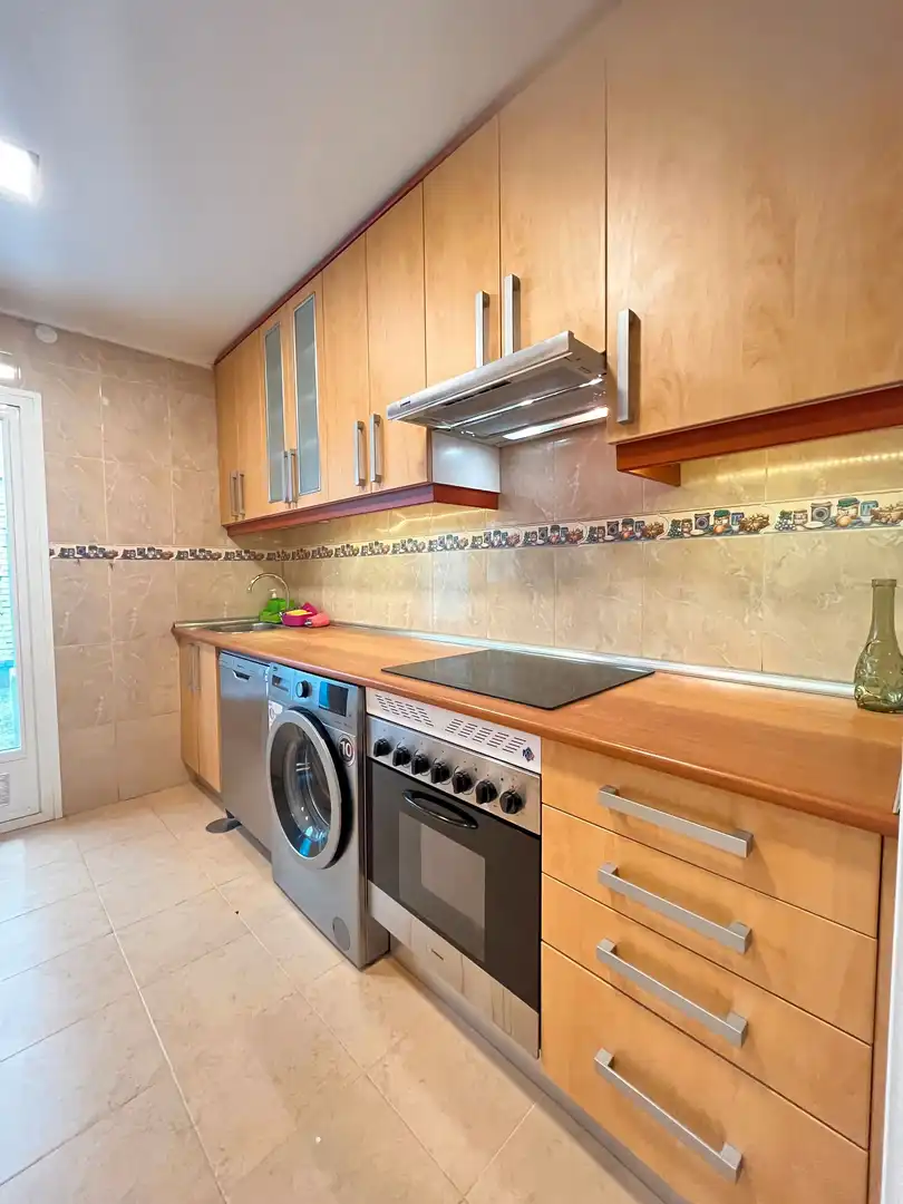 Cocina de Piso de alquiler en Madrid con Aire acondicionado, Terraza y Amueblado