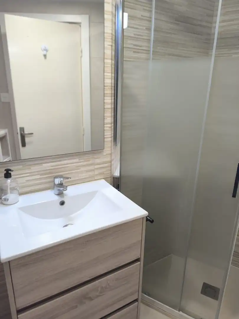 Badezimmer von Wohnungen zum Verkauf in Salou mit Terrasse, Möbliert und Gemeinschaftspool
