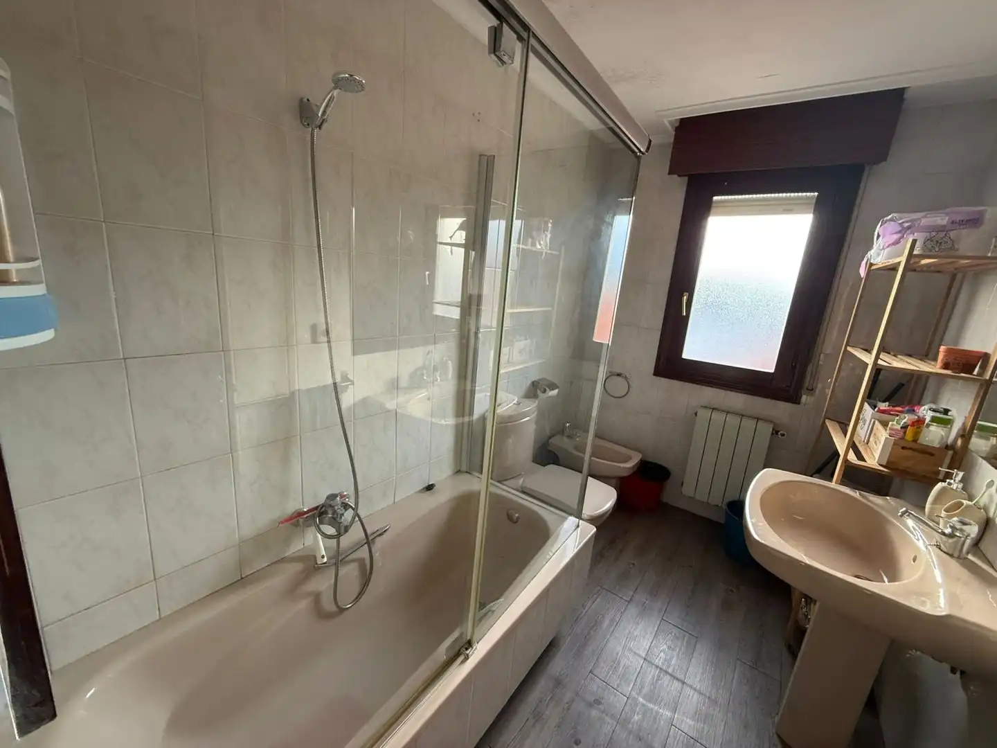 Bany de Pis en venda en Hazas de Cesto amb Calefacció i Terrassa