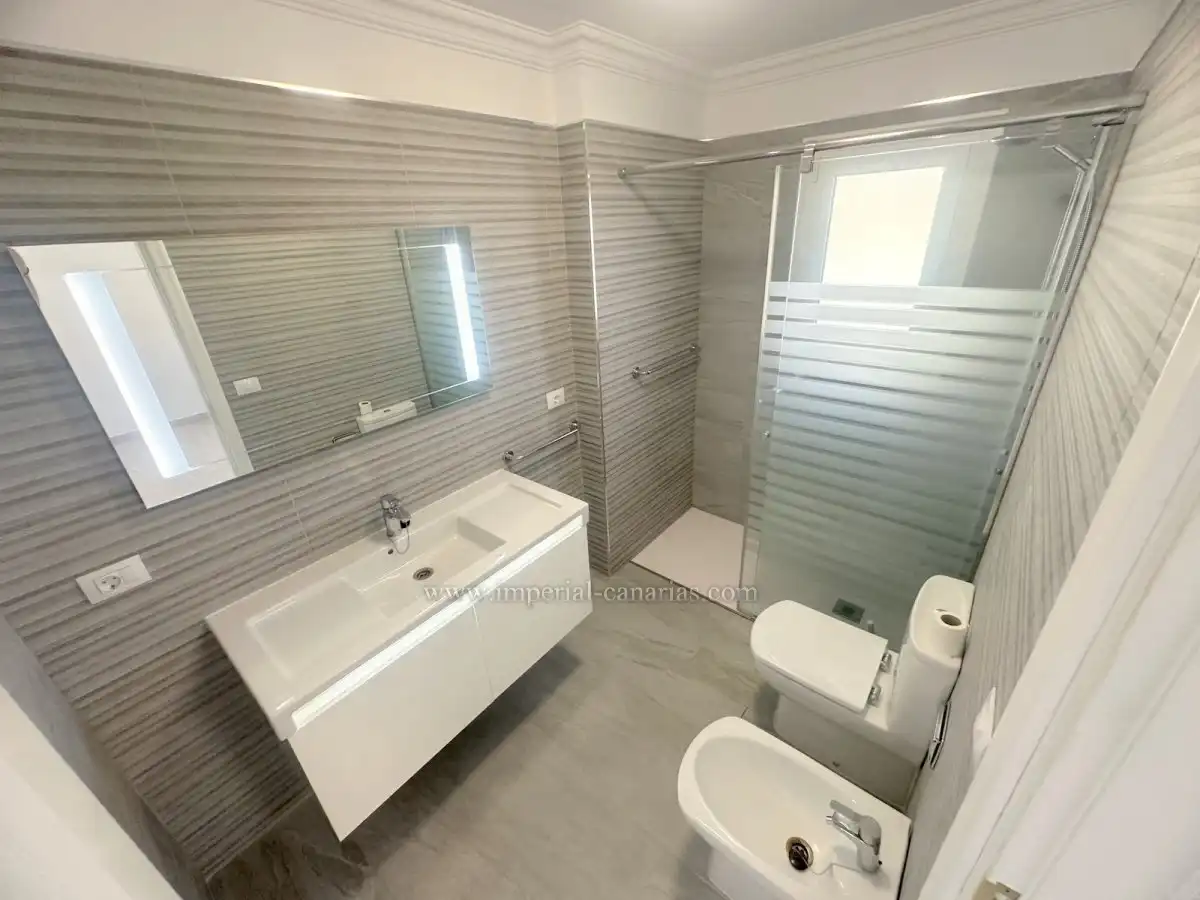Baño de Casa o chalet en venta en Los Realejos con Terraza y Horno