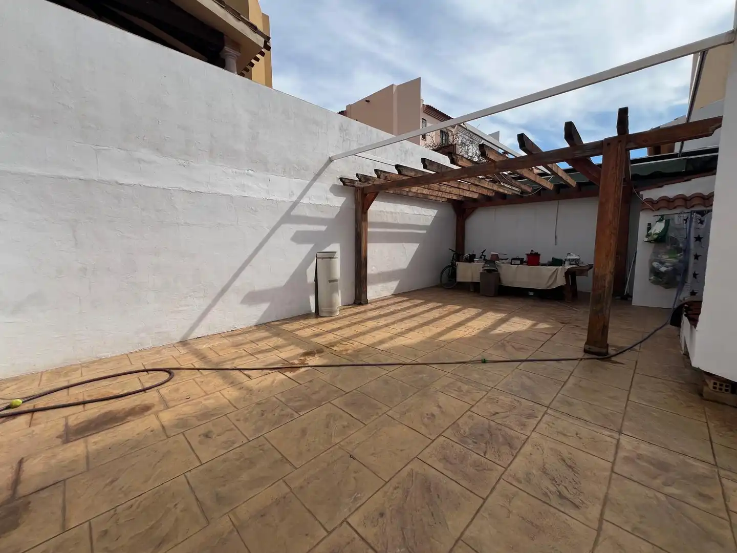 Terrassa de Casa adosada en venda en Vélez-Málaga amb Terrassa, Traster i Piscina comunitària