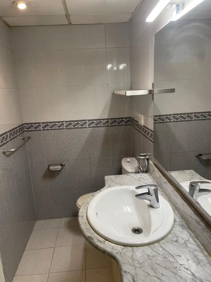 Baño de Piso en venta en Valencia con Aire acondicionado, Terraza y Balcón