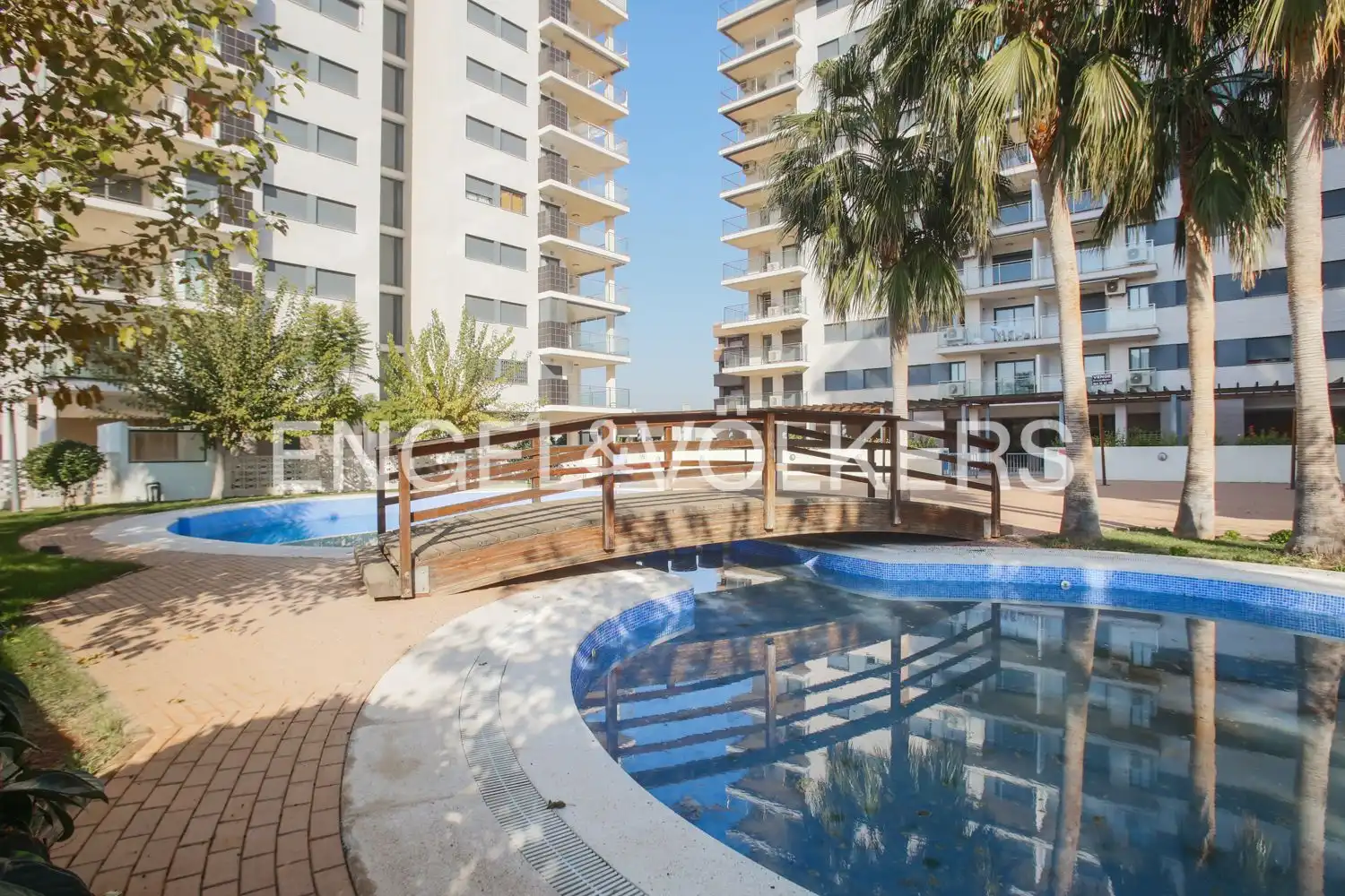 Schwimmbecken von Wohnung zum Verkauf in Oropesa del Mar / Orpesa mit Klimaanlage, Heizung und Privatgarten